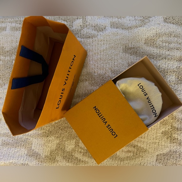 AUTHENTIC Louis Vuitton Initials Reversible Monogram Macassar Belt - Picture 8 of 14